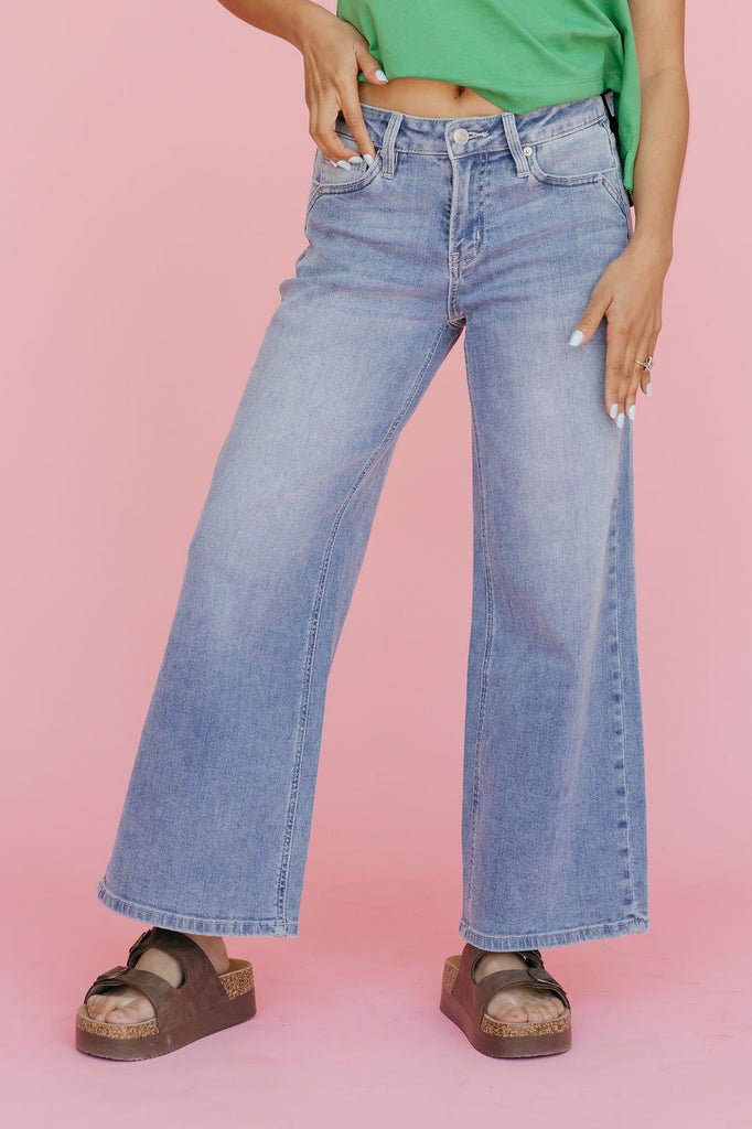 Briley Cropped Denim-Sky Blue